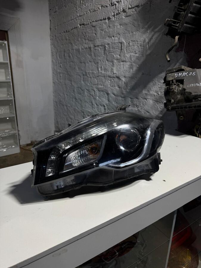 Foco delantero izquierdo (LH) LED Original — Suzuki S-Cross 2015-2020